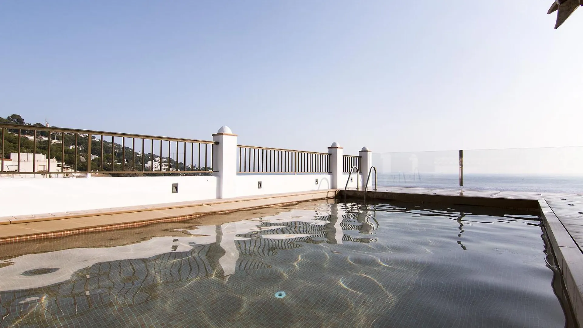 Chezmoihomes Duplex Penthouse With Swimming Pool La Herradura  Spagna
